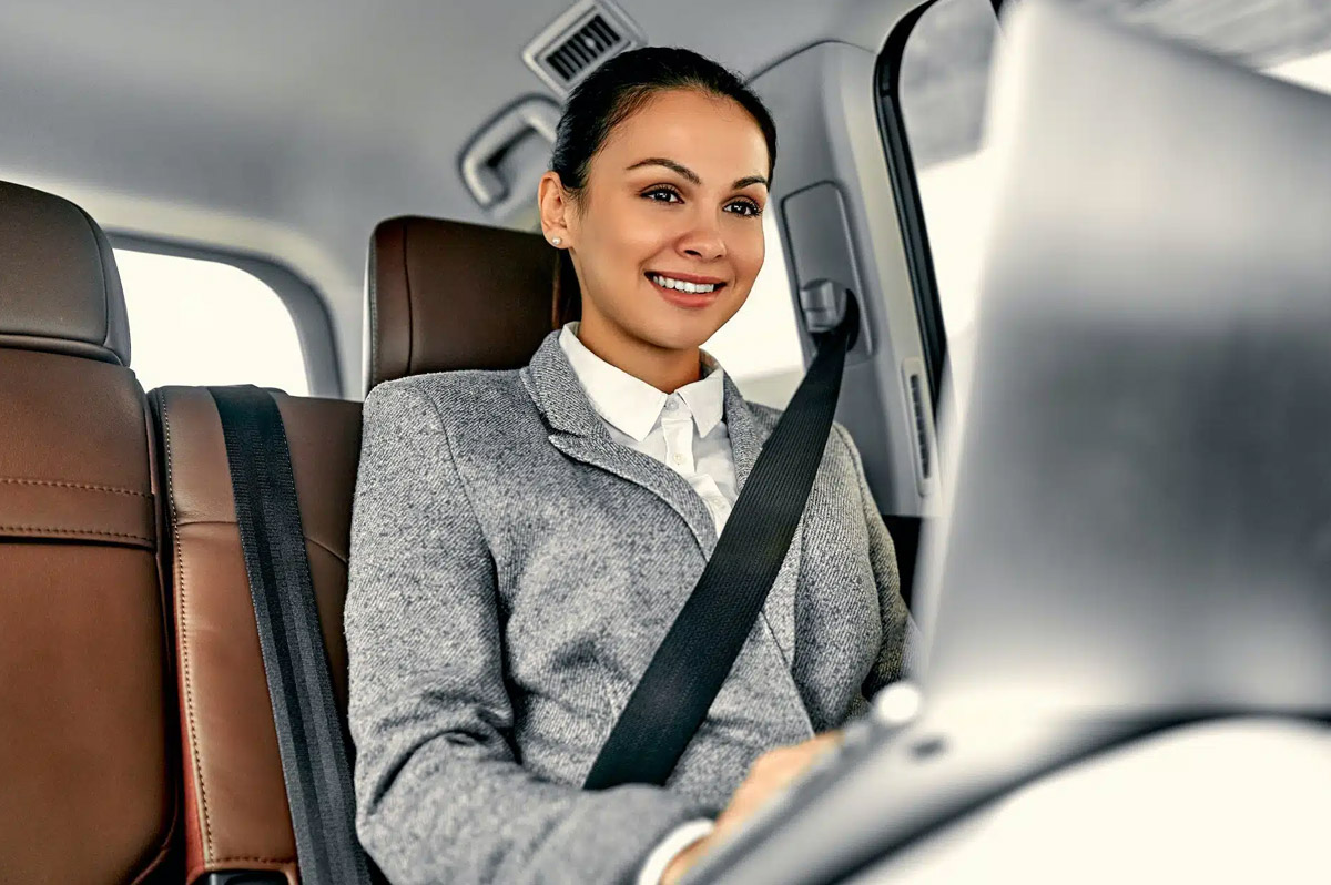 Best Limo Service for Business Travelers Flying Through JFK