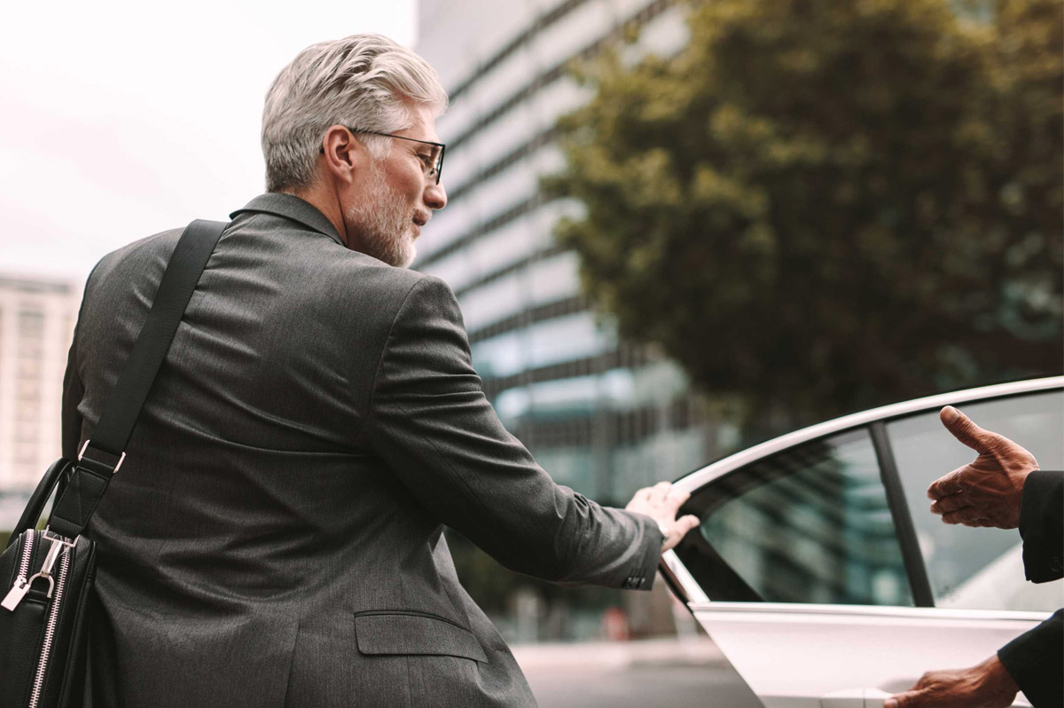 Hourly Limo Service in NYC for Flexible Airport and City Transportation