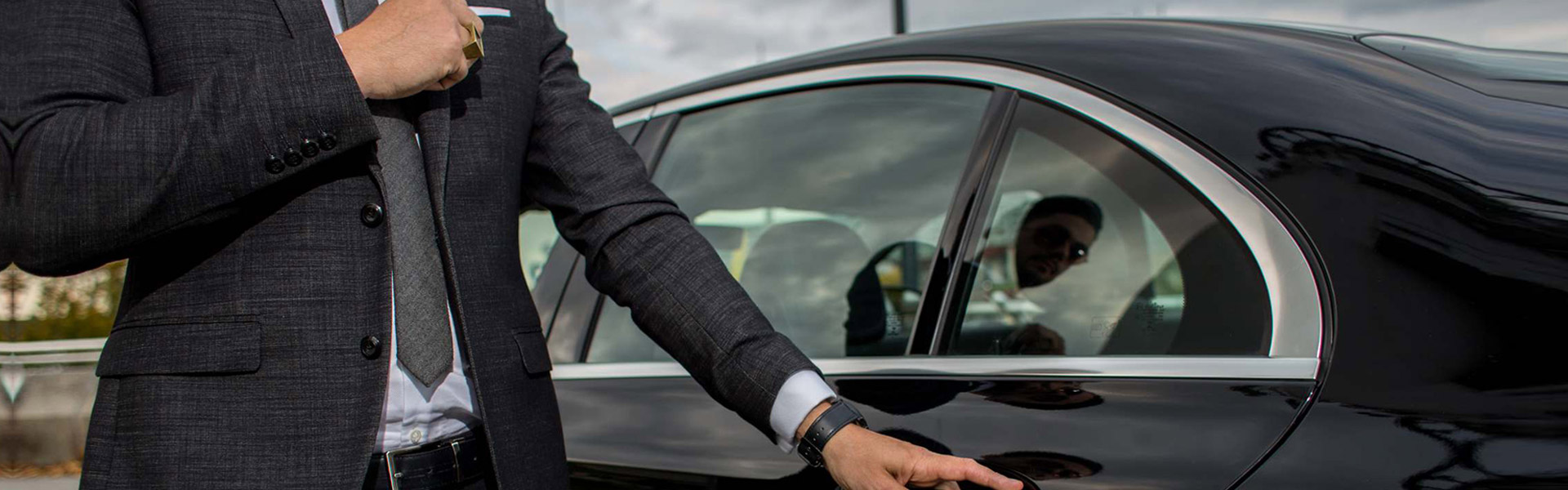 Manhathan To Lga Limo Service
